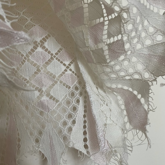 Lace shift dress - Picture 2 of 3